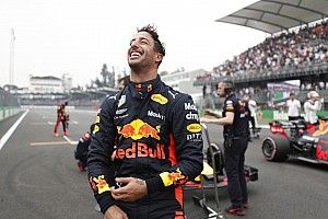 Ricciardo cresce no fim e marca a pole no México