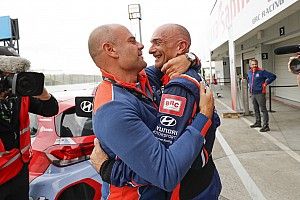 Hyundai sul tetto del mondo, Adamo: "i30 fortissima grazie ad un Tarquini fenomenale"
