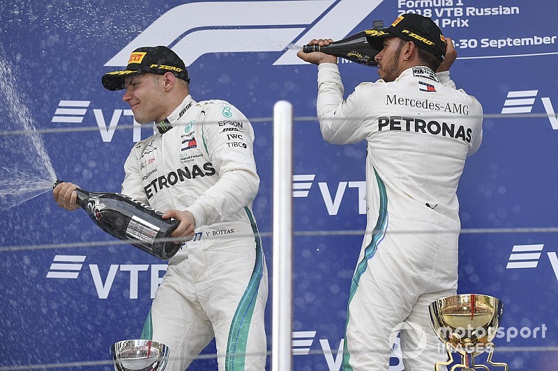 Hamilton a csapatutasításról: "Az emberek nem emlékeznek, Schumacher hogyan lett bajnok"