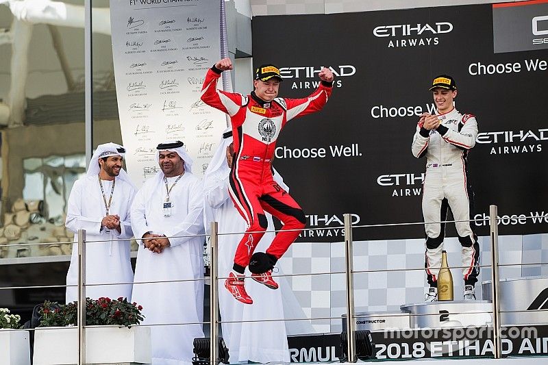 Victoria de Mazepin en la despedida de la GP3
