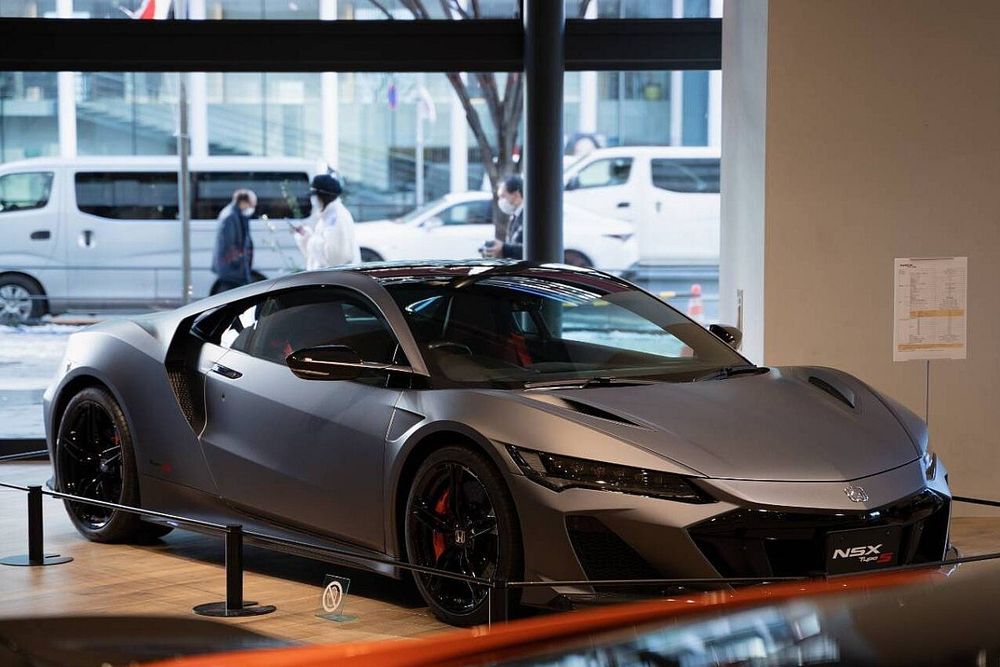 ホンダ、フェルスタッペンの“F1連覇”を祝し『NSX Type S』プレゼント! 昨年おねだりが遂に実る|ホンダ・レーシング サンクスデー