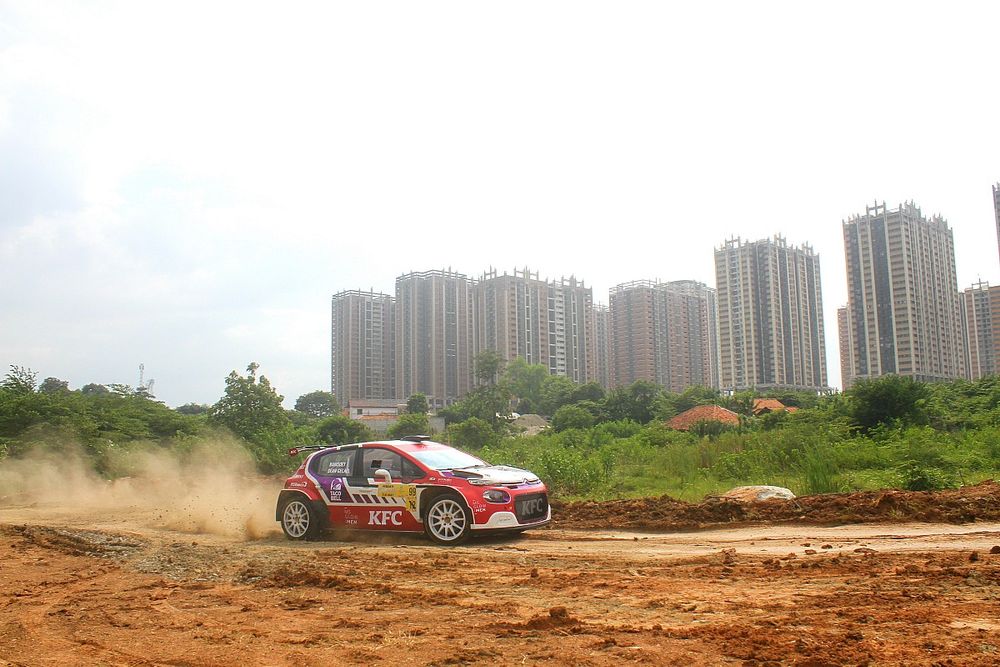 Turun di Kejurnas Sprint Rally, Sean Gelael Duet dengan Bamsoet