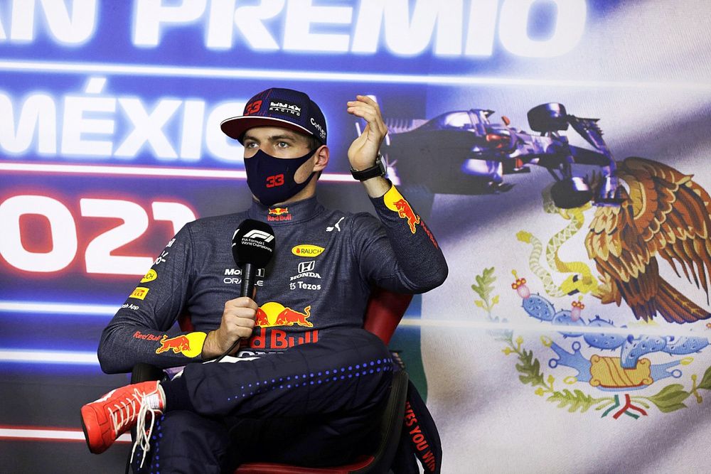 Verstappen responde a los 'consejos' de Nelson Piquet