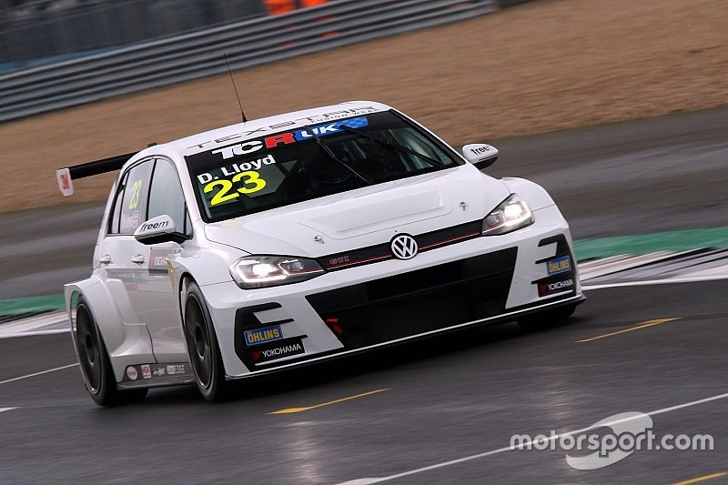 UK: Daniel Lloyd beffa Moffat e Fuller prendendosi la pole di Silverstone