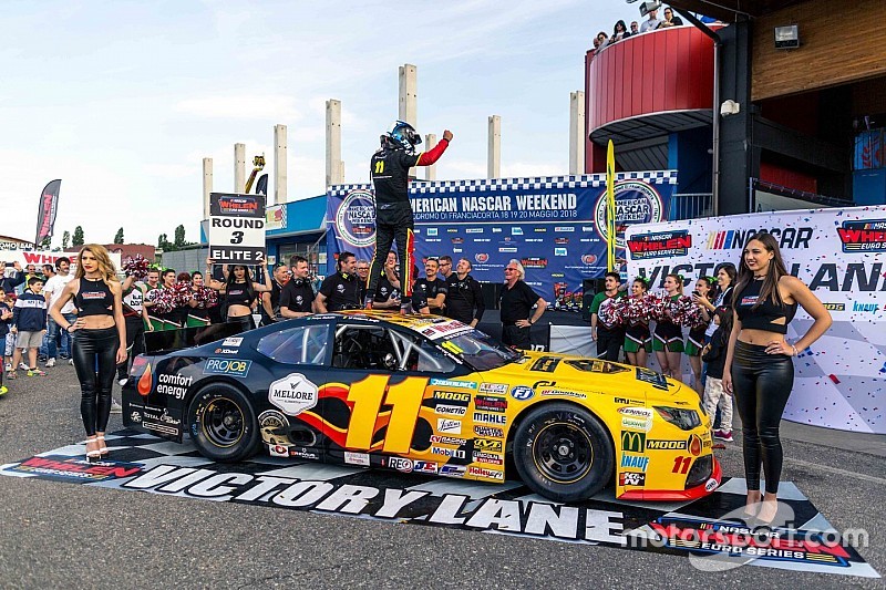 Querendo chegar à NASCAR, brasileiro faz escola europeia