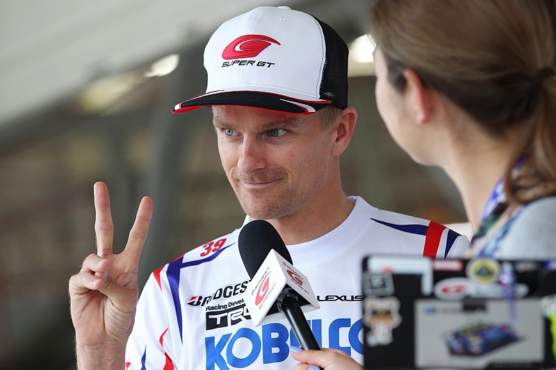 Kovalainen takjub bisa pimpin klasemen