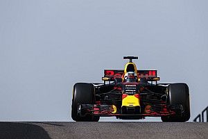 Ricciardo diz que precisa ser menos "sensível" aos problemas