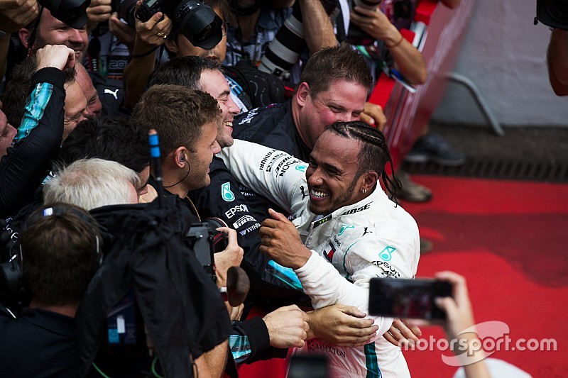 Hamilton: Mercedes beni hayal edemeyeceğim yerlere getirdi, ben de onları getirdim