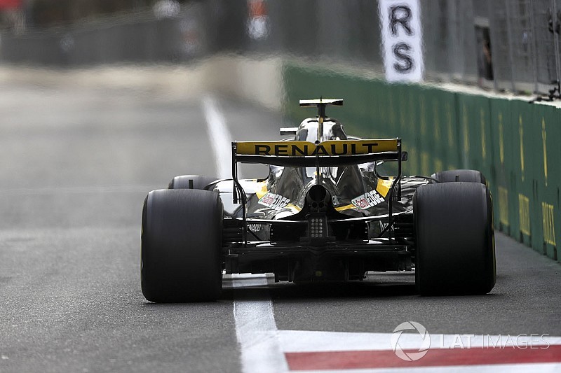 Sainz: Farklı arka kanatlar motor gücü farkını ortaya koyuyor