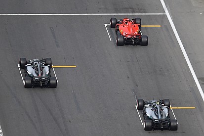 Hamilton: Ferrari'nin DRS tasarımı çok güçlü