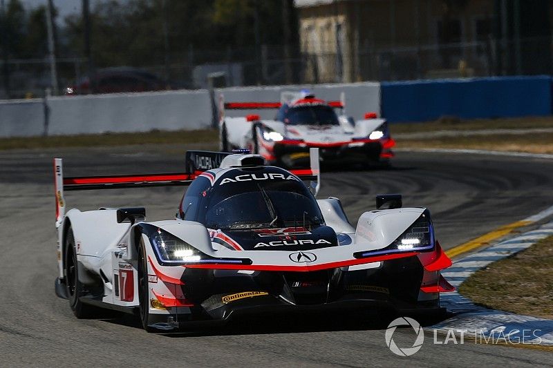 Sebring 12 Hours: Hour 4 – Bizarre yellow flag puts Penske into lead