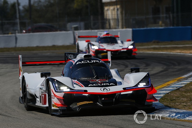 Sebring 12 Hours Hour 4 Bizarre Yellow Flag Puts Penske Into Lead