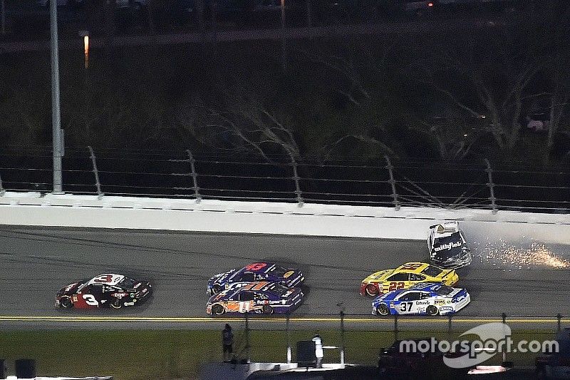 Almirola: "Le regresaría el favor" a Austin Dillon por la victoria en las 500 de Daytona