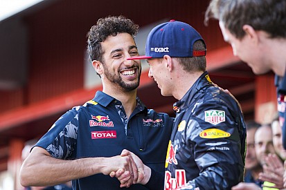 Verstappen, Ricciardo'nun Renault'ya geçiş kararını sorguladı