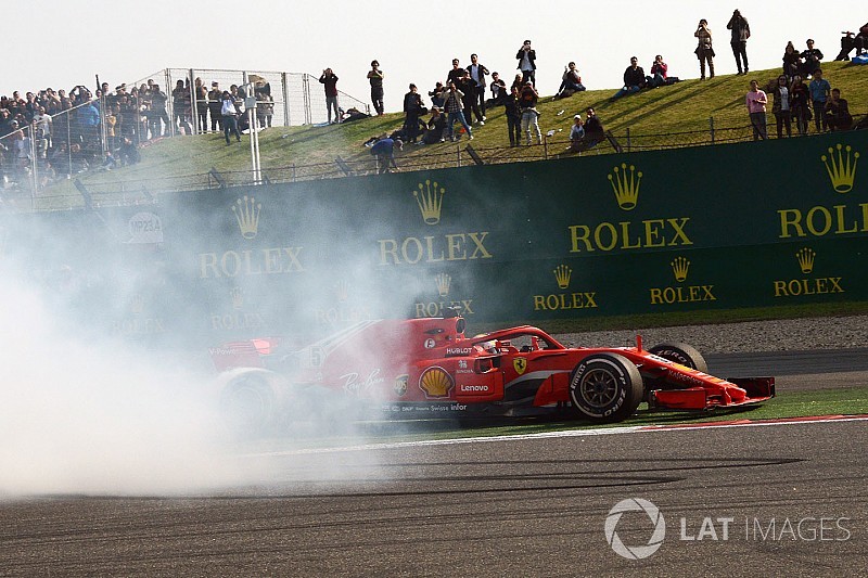 Egy igazi F1-es extra: 360 fokos videón Vettel kiütése Sanghajban