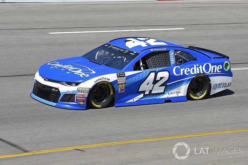 Kyle Larson fue el más veloz en la práctica final en Richmond
