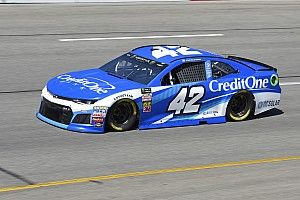 Kyle Larson fue el más veloz en la práctica final en Richmond