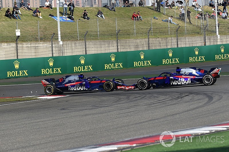 Авария пилотов Toro Rosso: Гасли ждал, что Хартли его пропустит