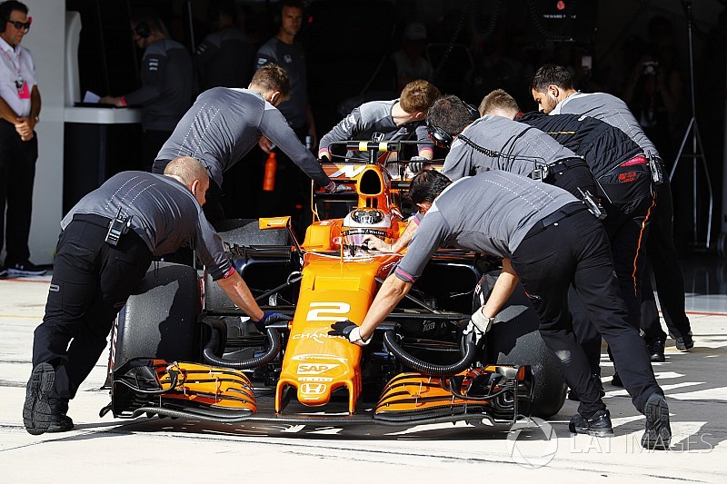 McLaren: Alonso e Vandoorne sostituiscono il motore Honda