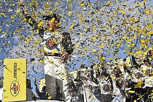 Harvick suma su segundo triunfo dominando en Las Vegas