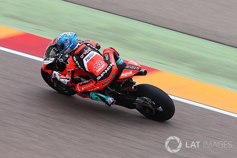 Melandri: "Dobbiamo migliorare la stabilità della moto, l'obiettivo è vincere"