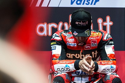 Chaz Davies blessé au genou dans une lourde chute