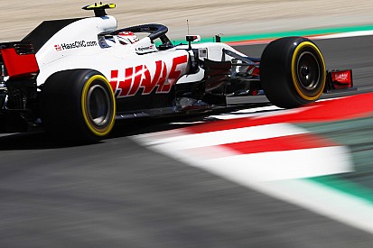 Videón Magnussen újabb rendkívül veszélyes manővere