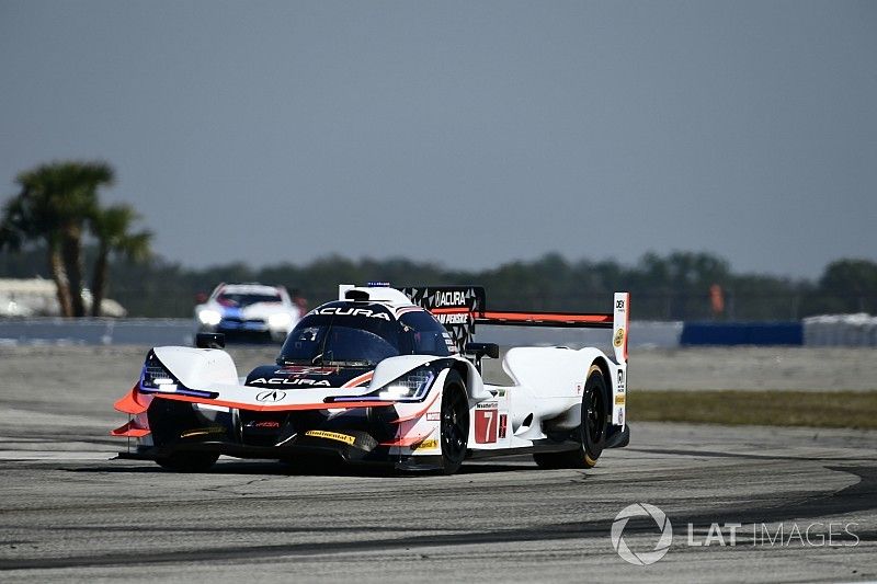 Castroneves logra el mejor tiempo para Penske en el inicio en Sebring