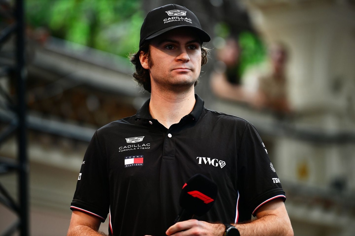 Checo Pérez no hará la FP1 en Barcelona; Cadillac usará a Herta