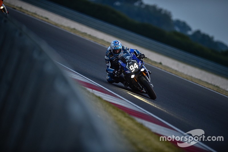 El Yamaha GMT94 de Checa gana en Eslovaquia y se pone a un punto del líder