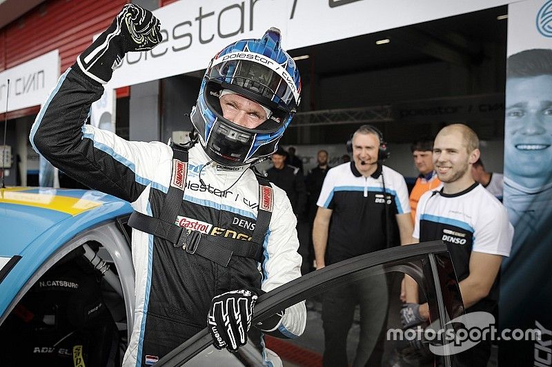 Ganador de la pole Nicky Catsburg, Polestar Cyan Racing, Volvo S60 Polestar