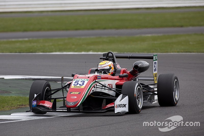 F3 Silverstone: Callum Ilott domineert slotrace