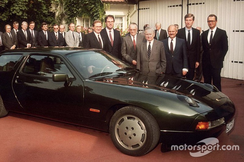 La Porsche 928 célèbre ses 40 ans à Rétromobile