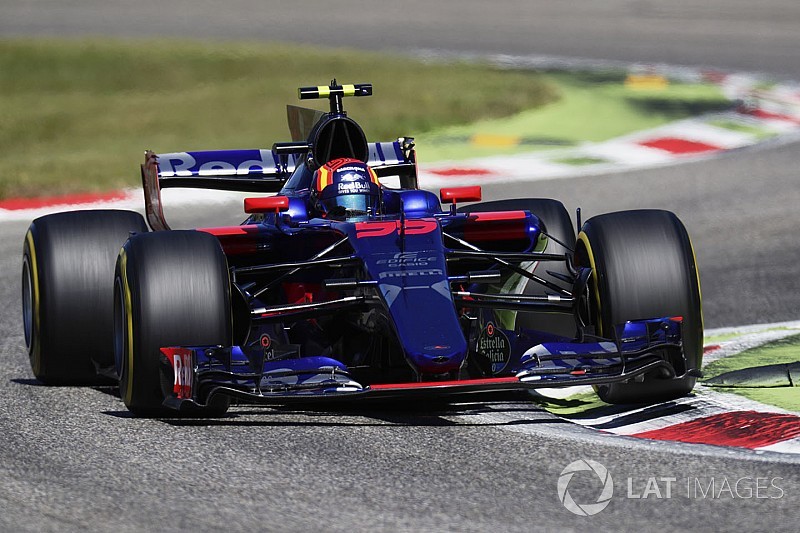 Sainz y Kvyat víctimas de una moneda para Singapur