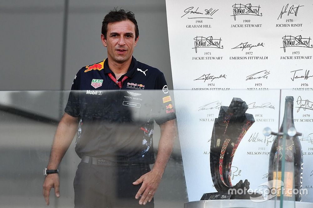 Red Bull şef mühendisi Wache: "Mercedes'i yenebilirdik"