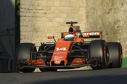 Boullier cree que los primeros puntos de McLaren no son para emocionarse