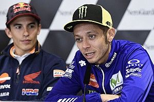 Rossi: "Hay gente que no debería estar en la parrilla"