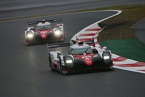 Course - Toyota vainqueur heureux d'une course tronquée