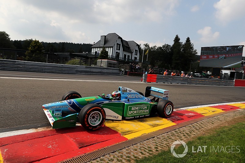Photos - Mick Schumacher au volant de la Benetton de son père
