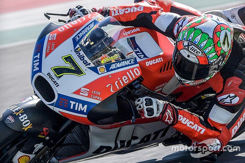 Chaz Davies kendarai Ducati GP17 di Mugello