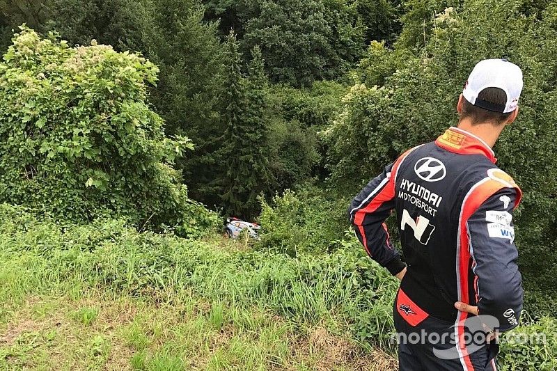 Un accidente acaba con la opciones de Sordo en Alemania