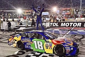 NASCAR 2017 in Bristol: Kyle Busch schafft den Hattrick