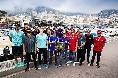 Pilotos da F-E organizam corrida de kart para ajudar Monger