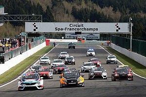 TCR Benelux: Spannende seizoensopening op Spa met Coronel en Abbring