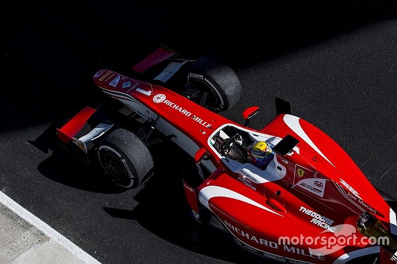 En pole, Leclerc fait un pas vers le titre