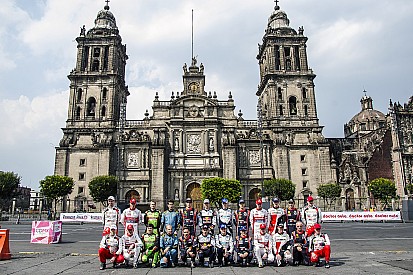 Pilotos del WRC se toman la foto oficial