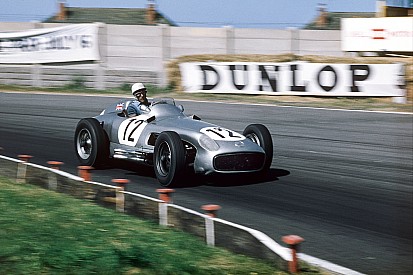 La carrera de Stirling Moss, en 100 fotos