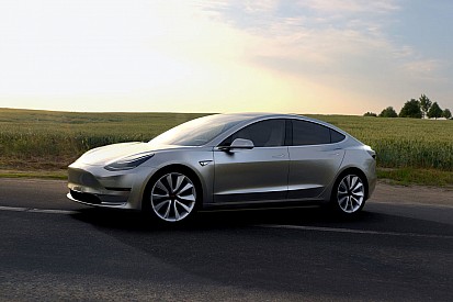 Tesla investeert 1,25 miljard euro om deadline Model 3 te halen