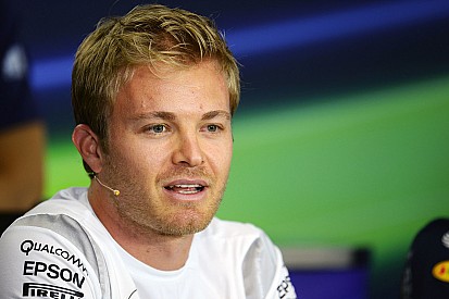 Rosberg signs new Mercedes contract