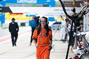 Видео: танцующие маршалы на Moscow Raceway